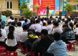 Hội CCB thành phố Tam Kỳ phối hợp nói chuyện truyền thống cho học sinh      nhân kỷ niệm 34 năm ngày truyền thống Hội CCB Việt Nam