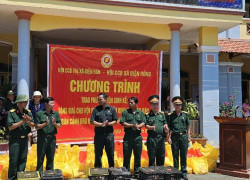 Trao phương tiện sinh kế cho hội viên CCB có hoàn cảnh khó khăn xã Sông Kôn