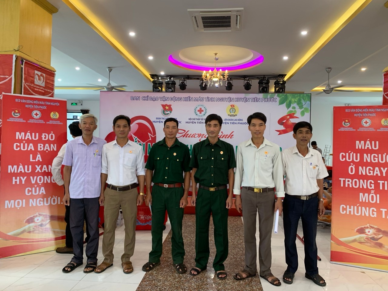 Cán bộ hội viên huyện Tiên Phước tham gia hưởng ứng chiến dịch hiến máu “Hành trình đỏ” tại Quảng Nam