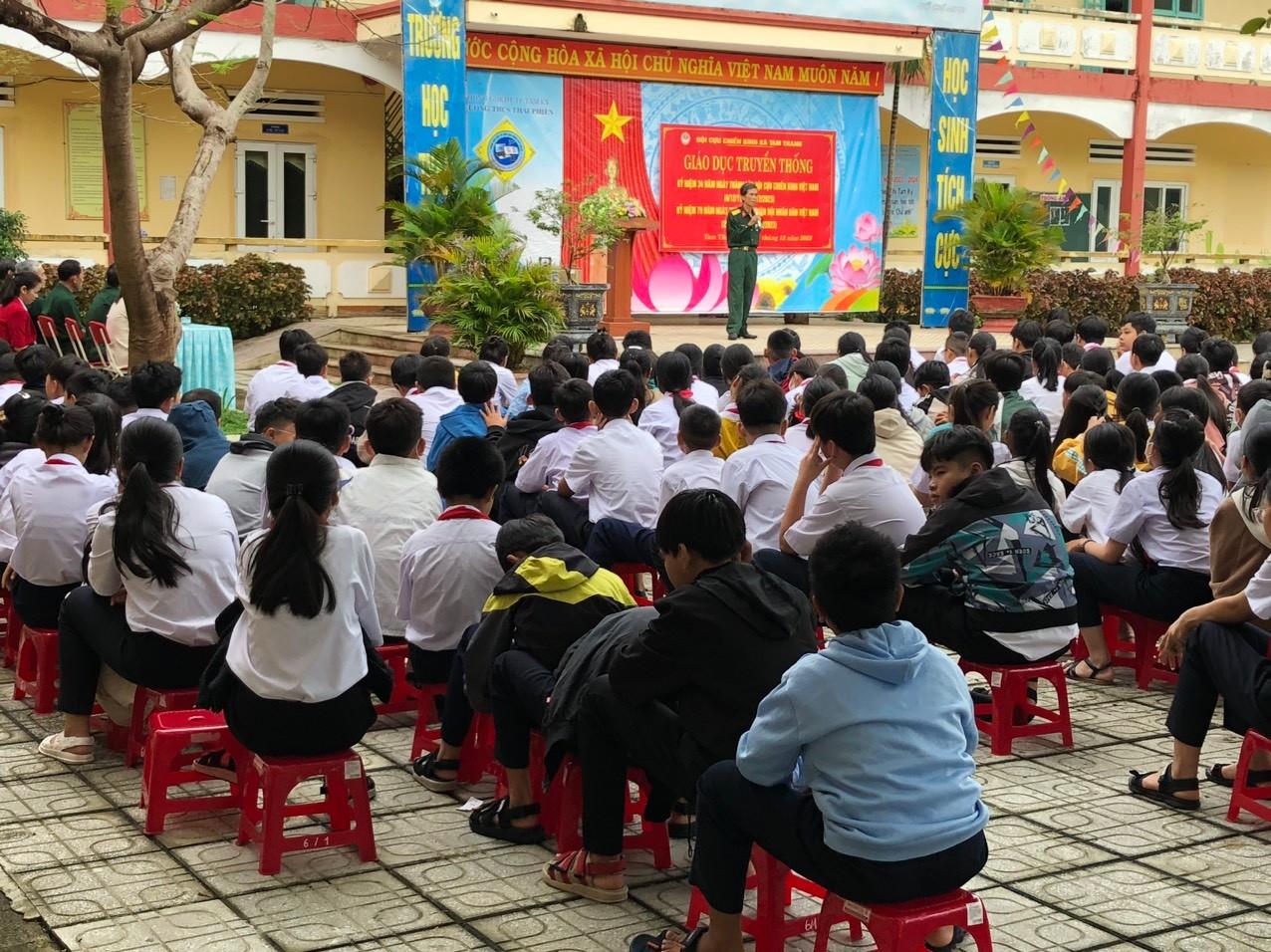 Hội CCB thành phố Tam Kỳ phối hợp nói chuyện truyền thống cho học sinh      nhân kỷ niệm 34 năm ngày truyền thống Hội CCB Việt Nam