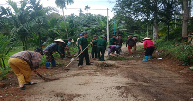 Hội CCB các xã tổ chức dọn vệ sinh đường làng, ngõ xóm dịp tết Giáp thìn