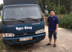 CCB Nguyễn Văn Ngọc vận chuyển hàng hóa đi giao hàng các địa bàn trong huyện