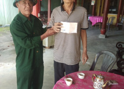 CCB Nguyễn Chín thăm và tặng quà cho Hội viên