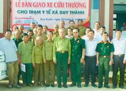 CCB xã Duy Thành đón nhận xe cứu thương do CCB Mai Năm tặng